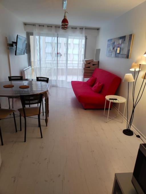 Appartement 2 Pieces Avec Une Grande Terrasse, 3 Etoiles, Wifi, Box Pour Vehicule Et Velos Les Sables-dʼOlonne Exteriér fotografie