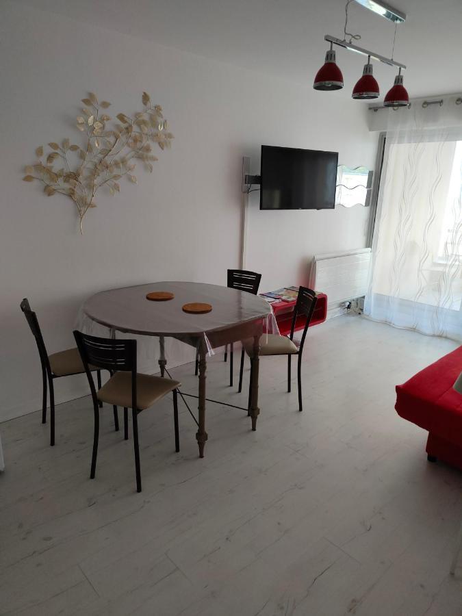 Appartement 2 Pieces Avec Une Grande Terrasse, 3 Etoiles, Wifi, Box Pour Vehicule Et Velos Les Sables-dʼOlonne Exteriér fotografie